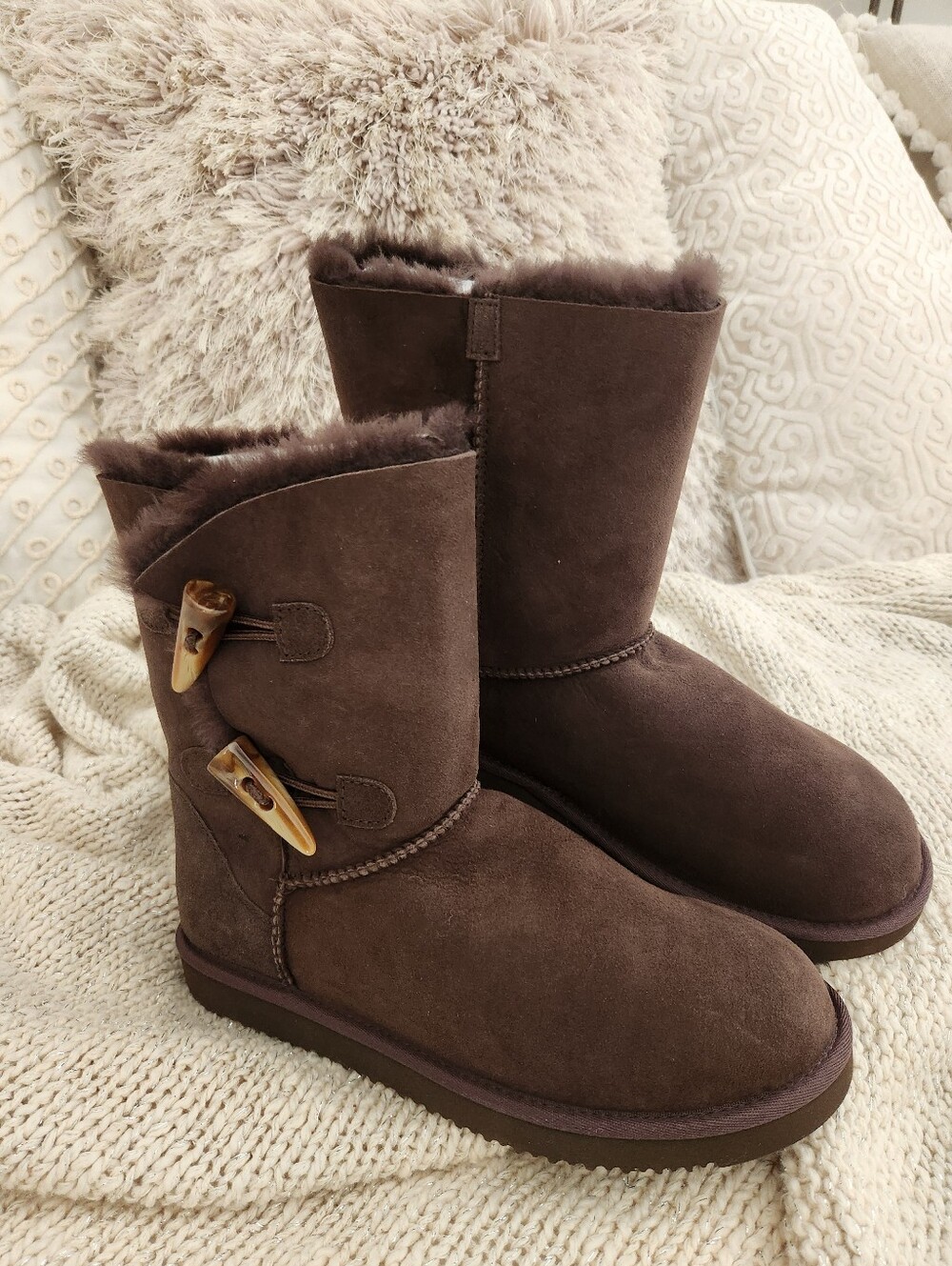 Women’s Sheepskin Toggle Boots Sz. 8 NIB